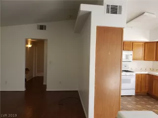 Photo #5: 2145543 Listing