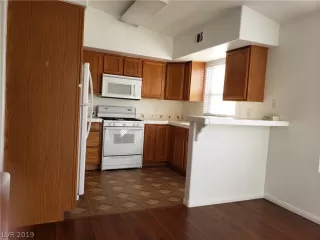 Photo #6: 2145543 Listing