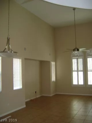 Photo #6: 2145576 Listing 