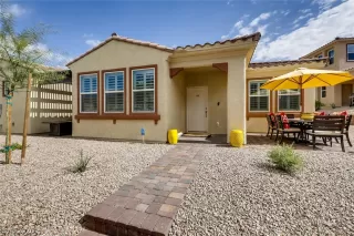 Photo #4: 2145579 Listing