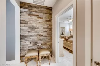 Photo #5: 2145579 Listing