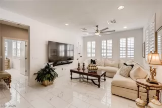 Photo #6: 2145579 Listing