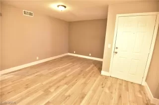 Photo #3: 2145627 Listing