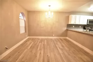 Photo #4: 2145627 Listing