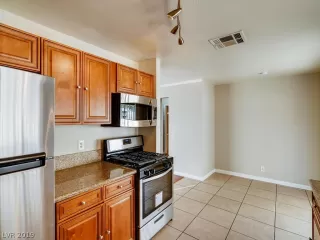 Photo #4: 2145628 Listing