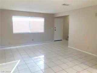 Photo #5: 2145638 Listing 