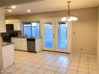 Photo #6: 2145638 Listing 