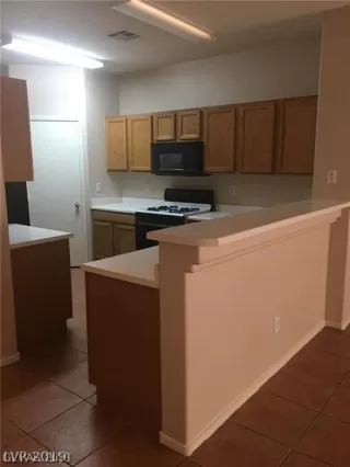 Photo #5: 2145648 Listing