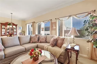 Photo #2: 2145733 Listing