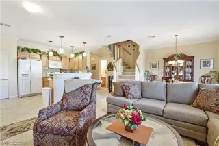 Photo #3: 2145733 Listing