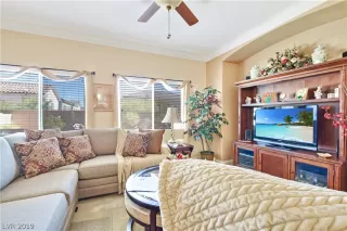 Photo #4: 2145733 Listing