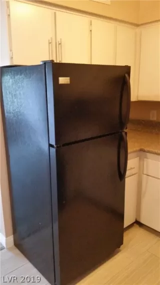 Photo #5: 2145759 Listing