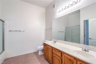 Photo #5: 2145770 Listing