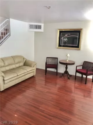 Photo #5: 2145806 Listing 