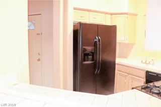 Photo #4: 2145831 Listing 