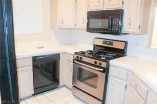 Photo #6: 2145831 Listing 