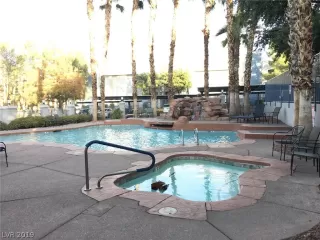 Photo #2: 2145833 Listing