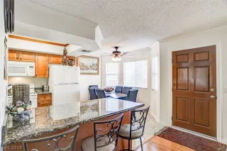 Photo #3: 2145836 Listing