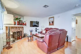 Photo #5: 2145836 Listing