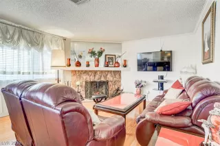 Photo #6: 2145836 Listing