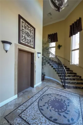 Photo #2: 2145859 Listing