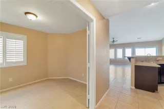 Photo #5: 2145872 Listing