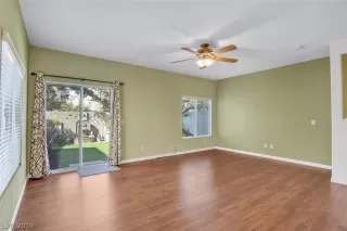 Photo #4: 2145877 Listing