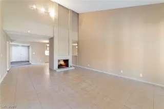 Photo #2: 2145933 Listing