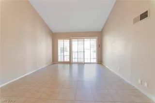 Photo #4: 2145933 Listing