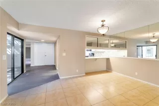 Photo #5: 2145933 Listing