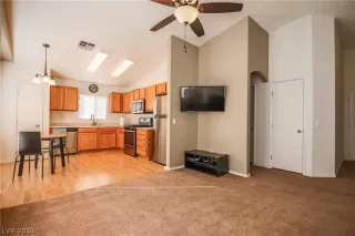 Photo #4: 2145946 Listing 