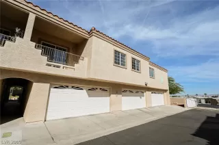 Photo #5: 2145961 Listing