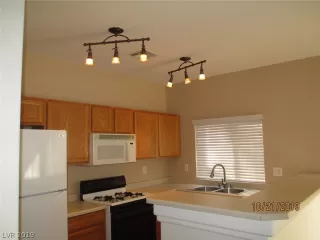 Photo #3: 2146036 Listing
