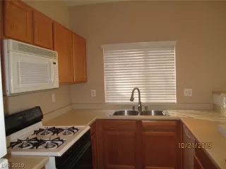 Photo #6: 2146036 Listing