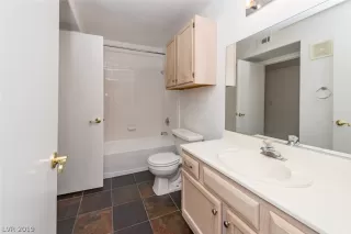 Photo #5: 2146049 Listing 