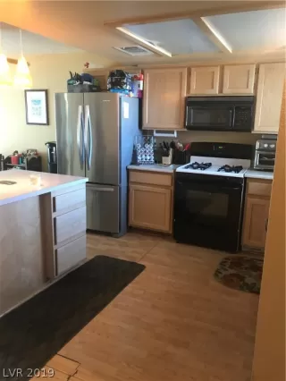 Photo #5: 2146077 Listing 