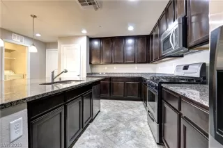 Photo #6: 2146092 Listing 