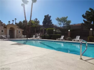 Photo #2: 2146186 Listing 