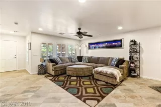 Photo #5: 2146258 Listing 