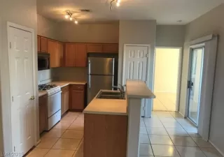 Photo #3: 2146260 Listing