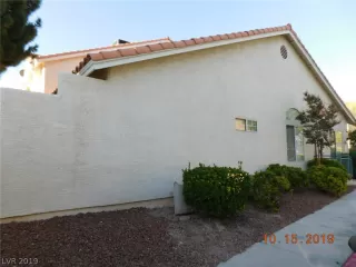 Photo #4: 2146318 Listing