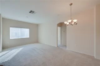 Photo #5: 2146467 Listing 