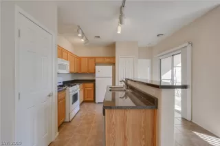 Photo #6: 2146467 Listing 