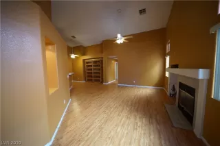 Photo #4: 2146532 Listing 