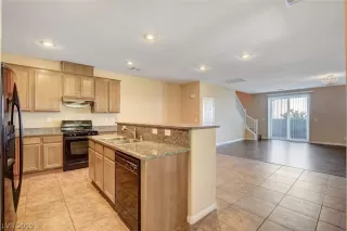 Photo #3: 2146556 Listing