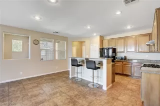 Photo #6: 2146556 Listing