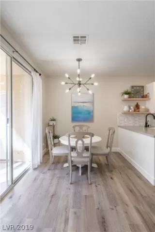 Photo #6: 2146593 Listing