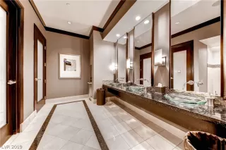 Photo #4: 2146637 Listing