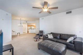 Photo #4: 2146668 Listing