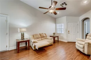 Photo #5: 2146732 Listing